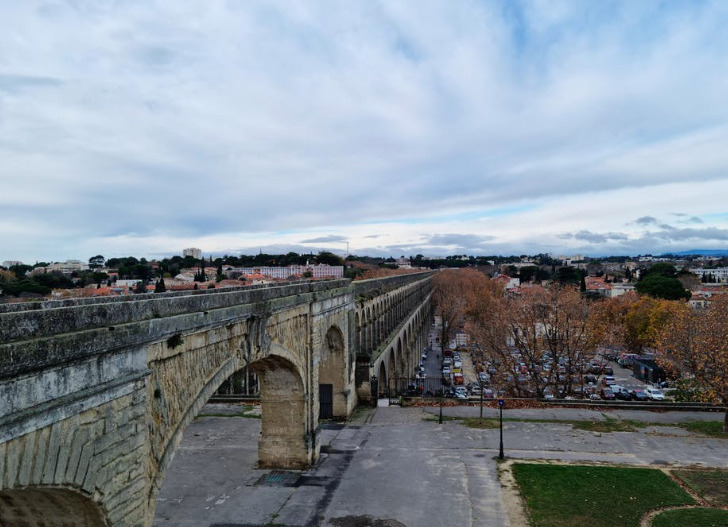 les arches de l'aqueduc de Montpellier